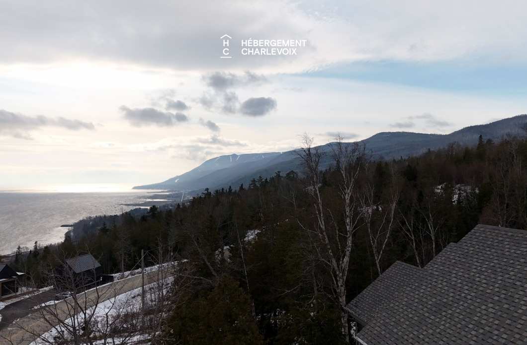 AUB-150 - Vue majestueuse sur le fleuve et le massif de Charlevoix